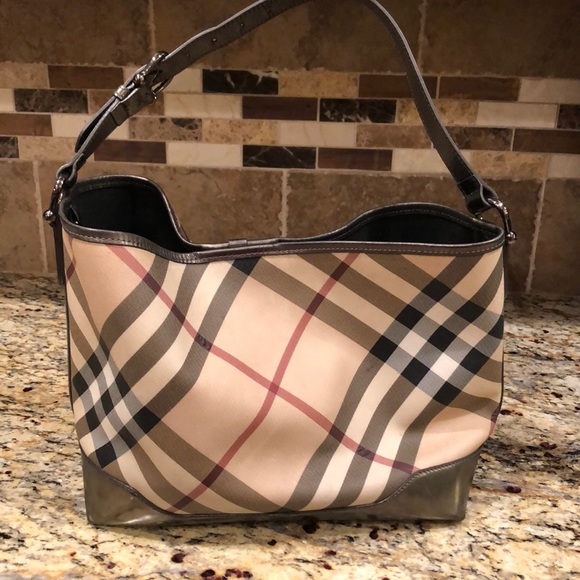 Burberry Handbags - AUTHENTIC BURBERRY TOTE